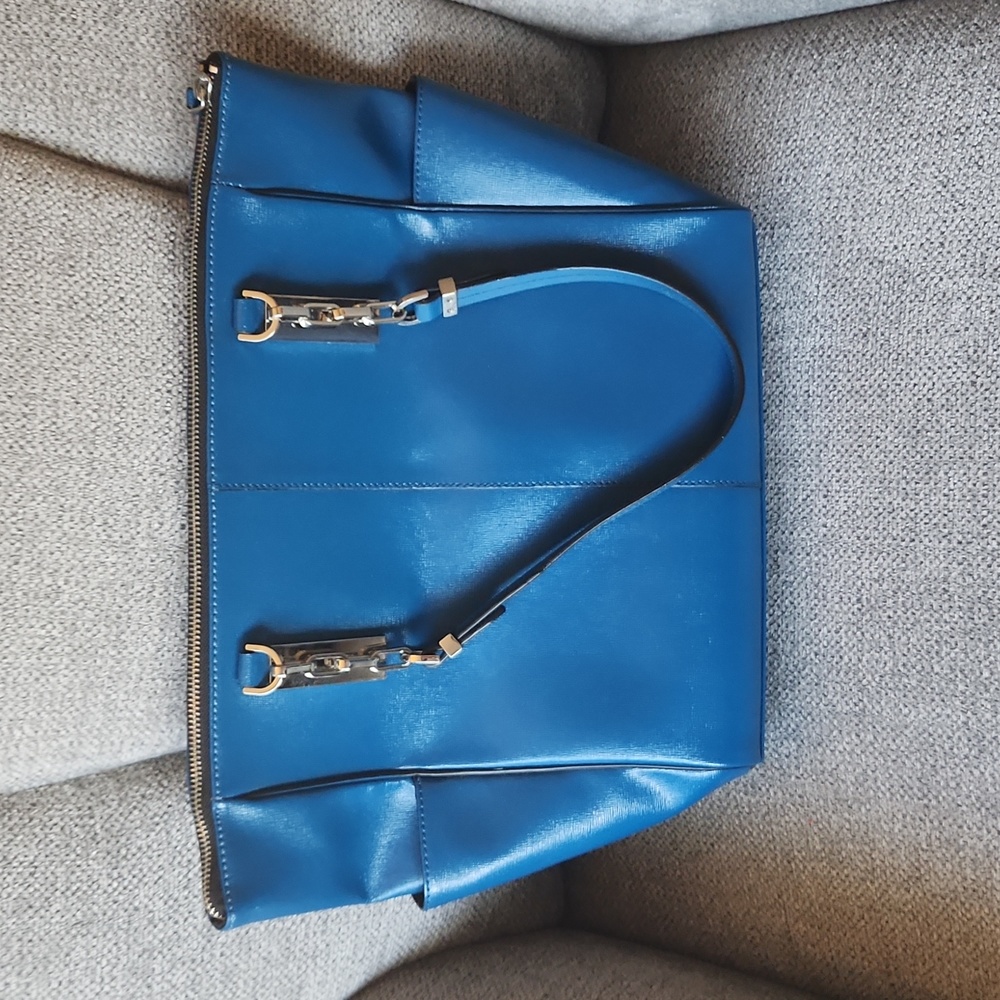Calvin Klein tote - Picture 2 of 5